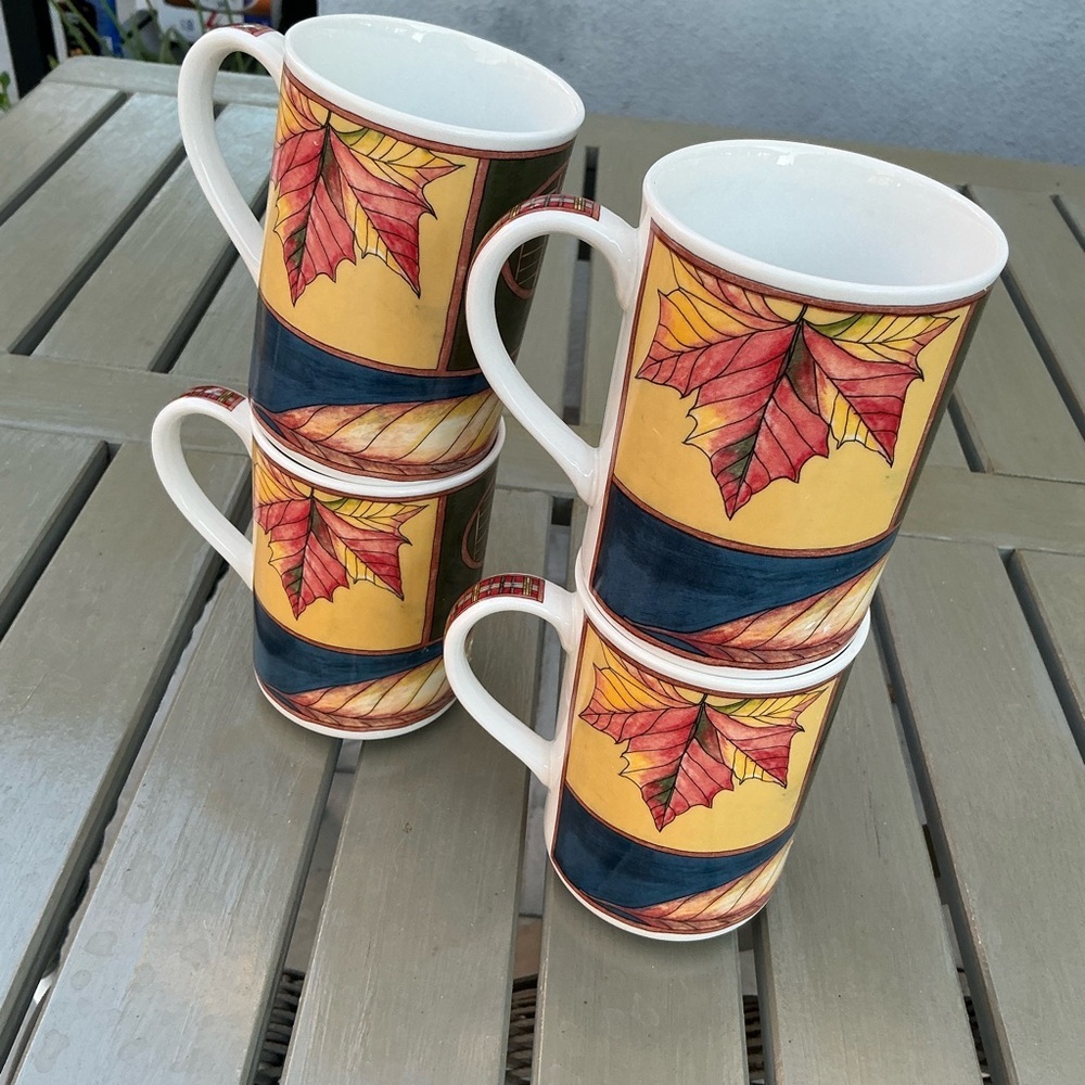 Mug Northern Nights (Decal)
by AMERICAN ATELIER Autumn Leaf Ceramic Mug Set 5073